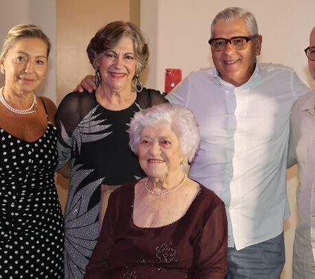 Cristiane Ferreira, Yara Peres, Doralice Barros, Isabel de Barros, Julio Peres, e Augusto Peres